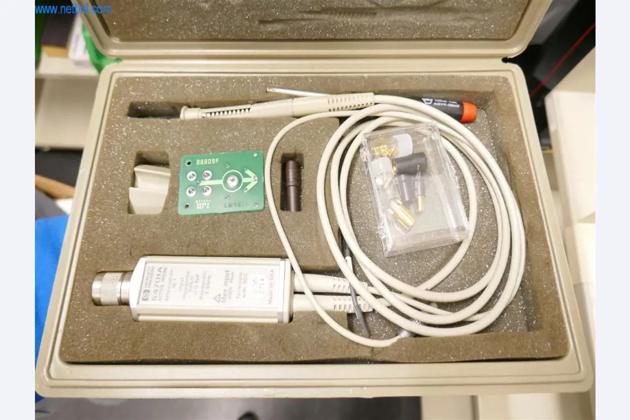 Dobře udržované laboratorní vybavení-10