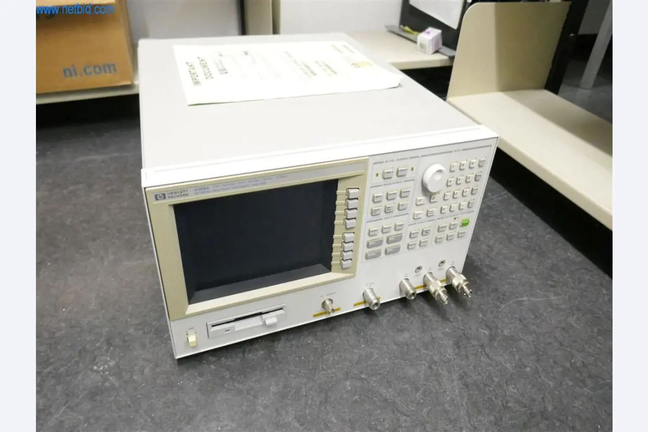 Dobře udržované laboratorní vybavení-1