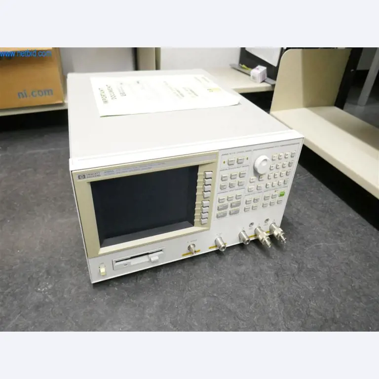 Dobře udržované laboratorní vybavení-1