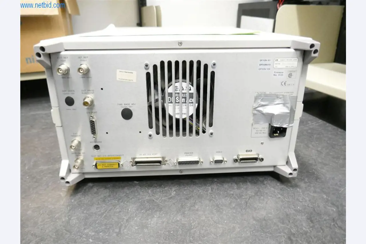 Dobře udržované laboratorní vybavení-2