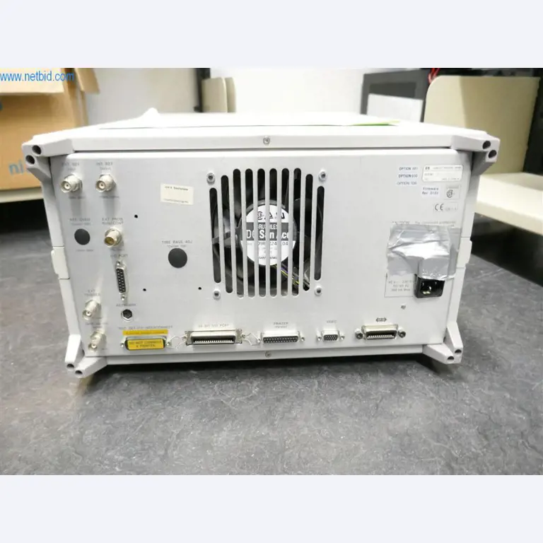 Dobře udržované laboratorní vybavení-2