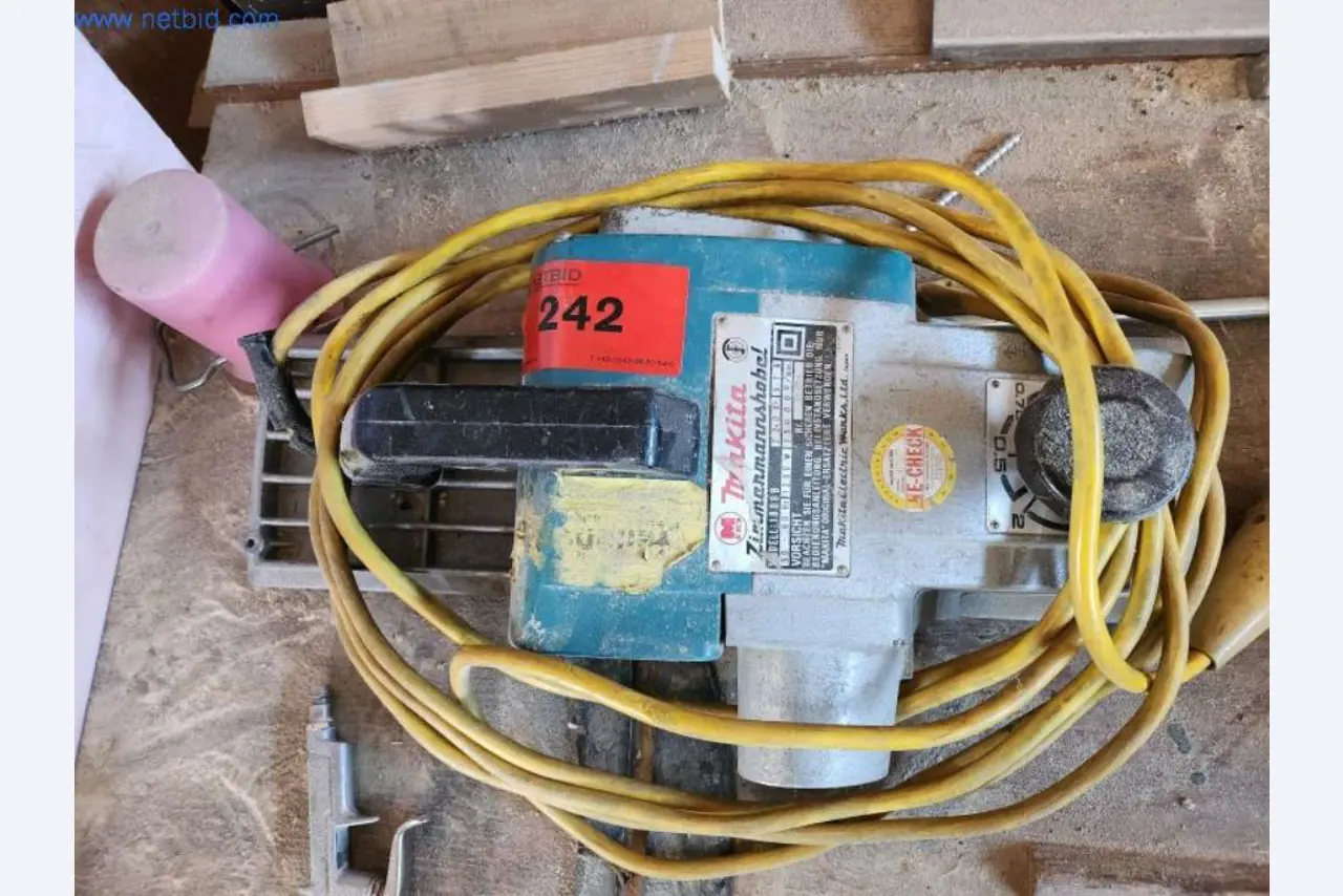 Baumaschinen und -fahrzeuge-1