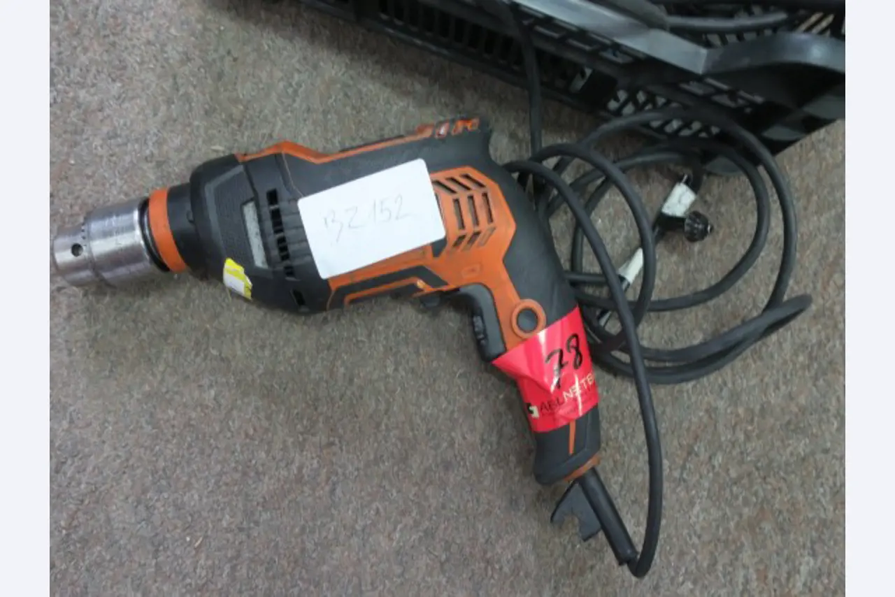 Magazijnuitrusting, elektrisch gereedschap en machineonderdelen-19