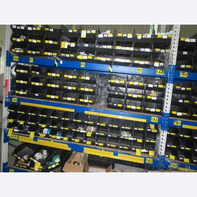 Magazijnuitrusting, elektrisch gereedschap en machineonderdelen-22