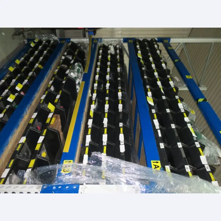 Magazijnuitrusting, elektrisch gereedschap en machineonderdelen-26
