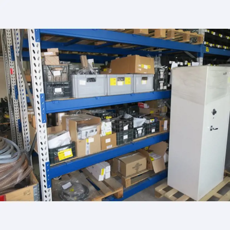 Magazijnuitrusting, elektrisch gereedschap en machineonderdelen-30