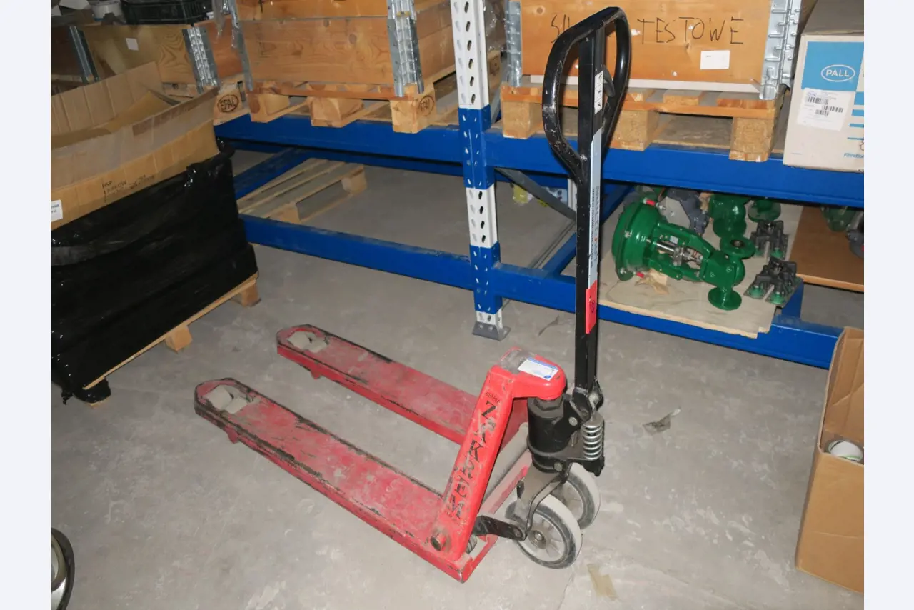 Workshop equipment, Warehouse supplies-10