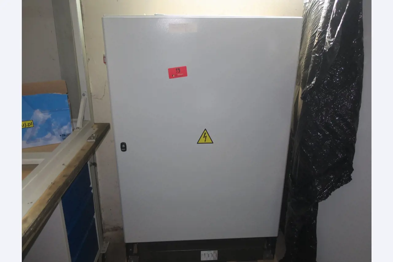 Workshop equipment, Warehouse supplies-13