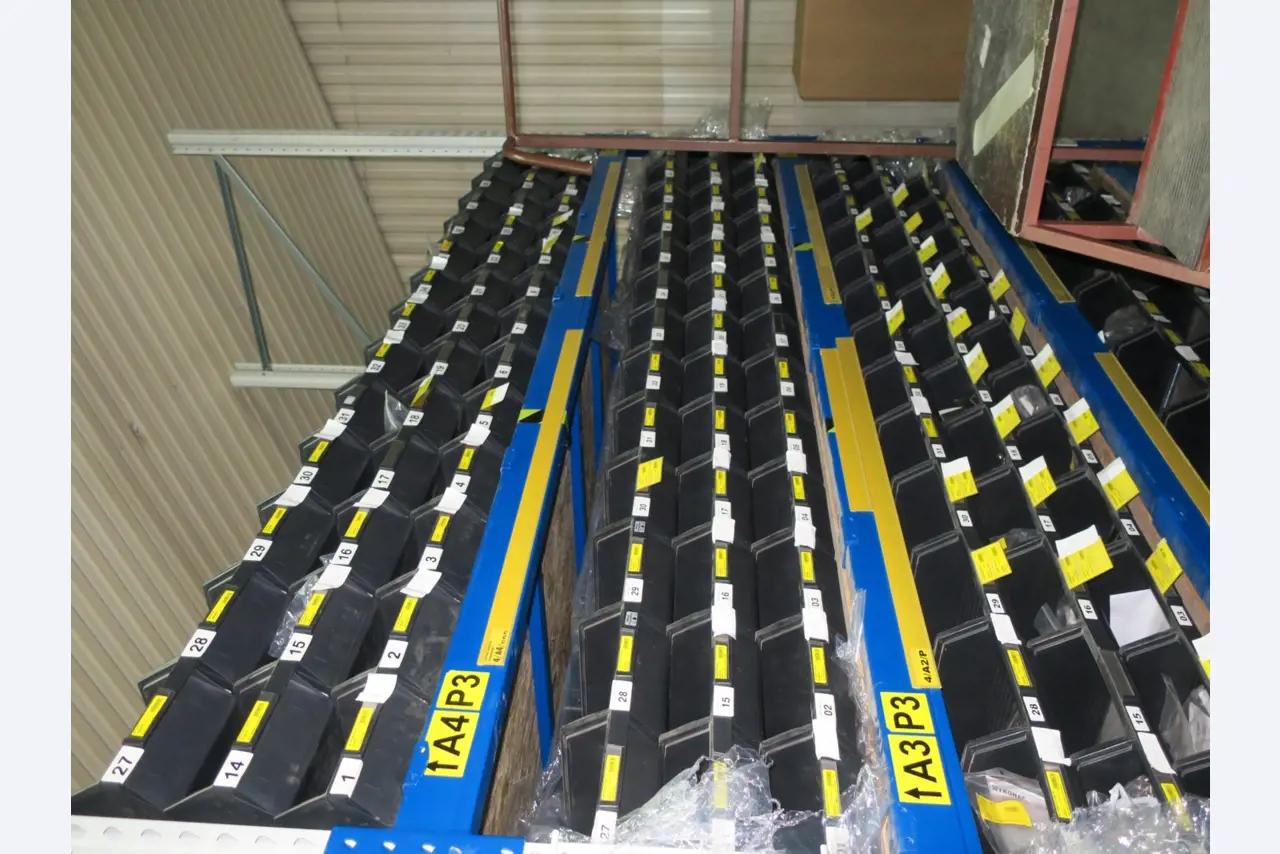 Workshop equipment, Warehouse supplies-25