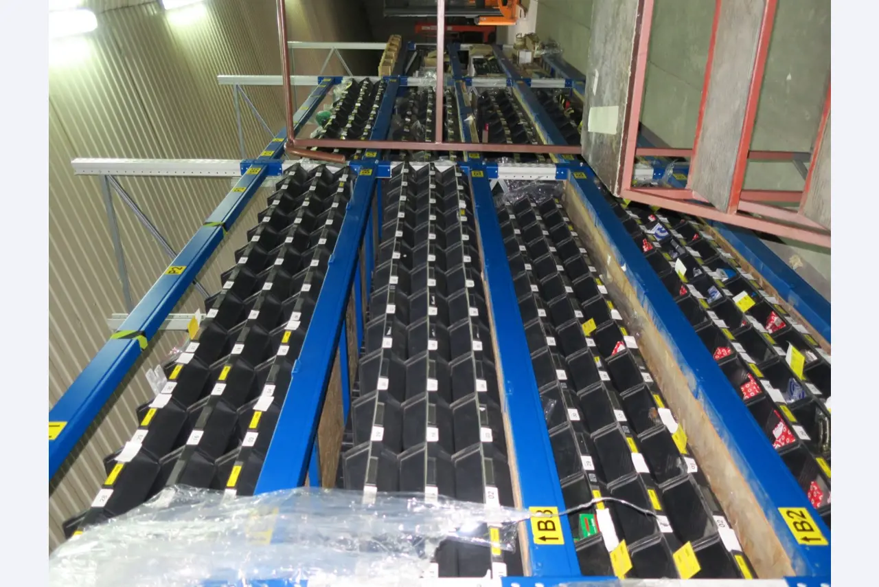 Workshop equipment, Warehouse supplies-27