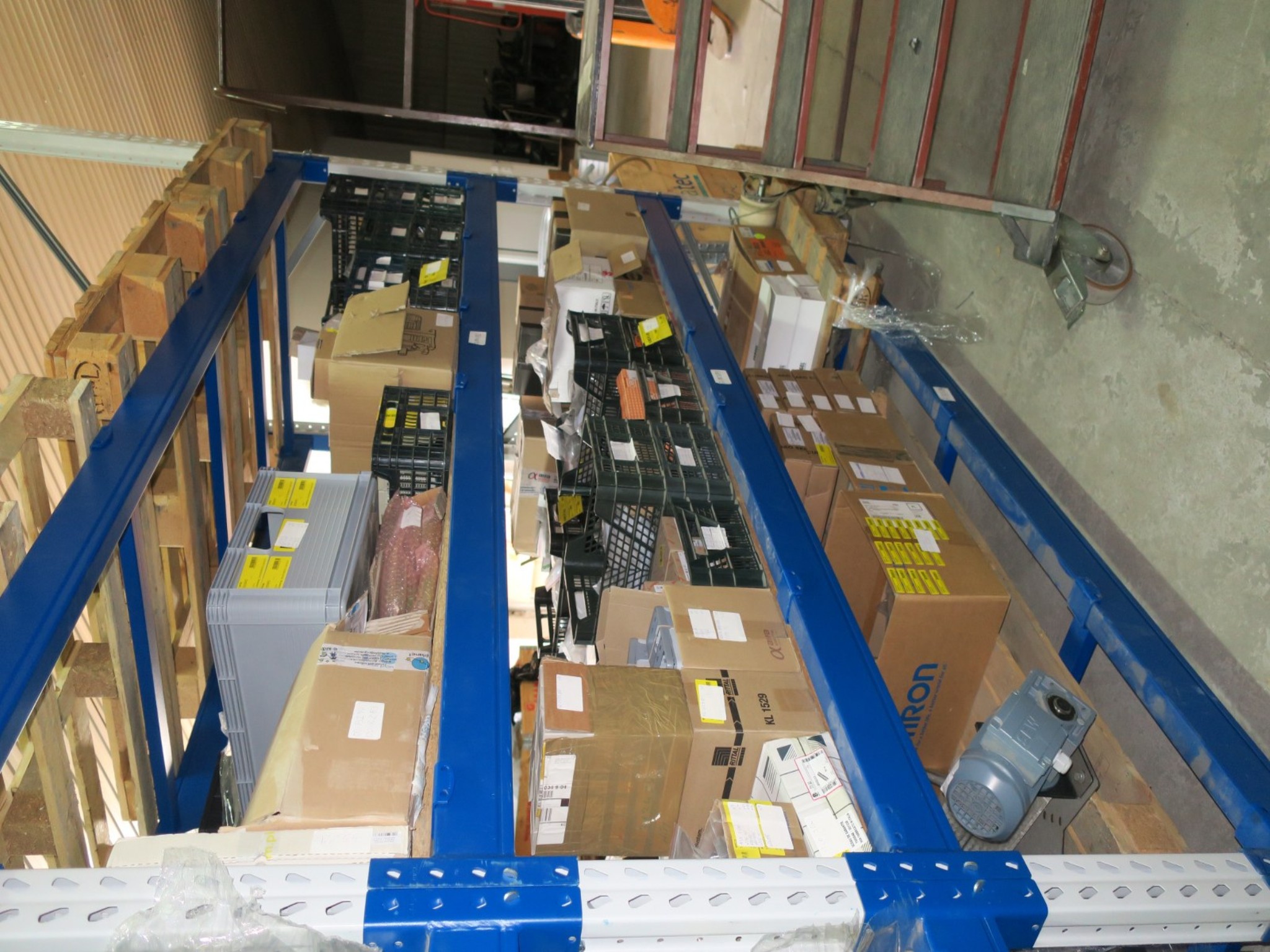 Workshop equipment, Warehouse supplies-29