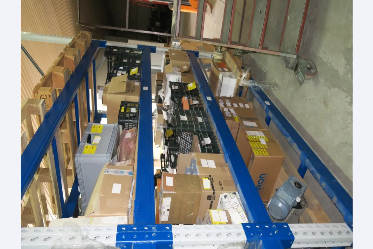 Workshop equipment, Warehouse supplies-29