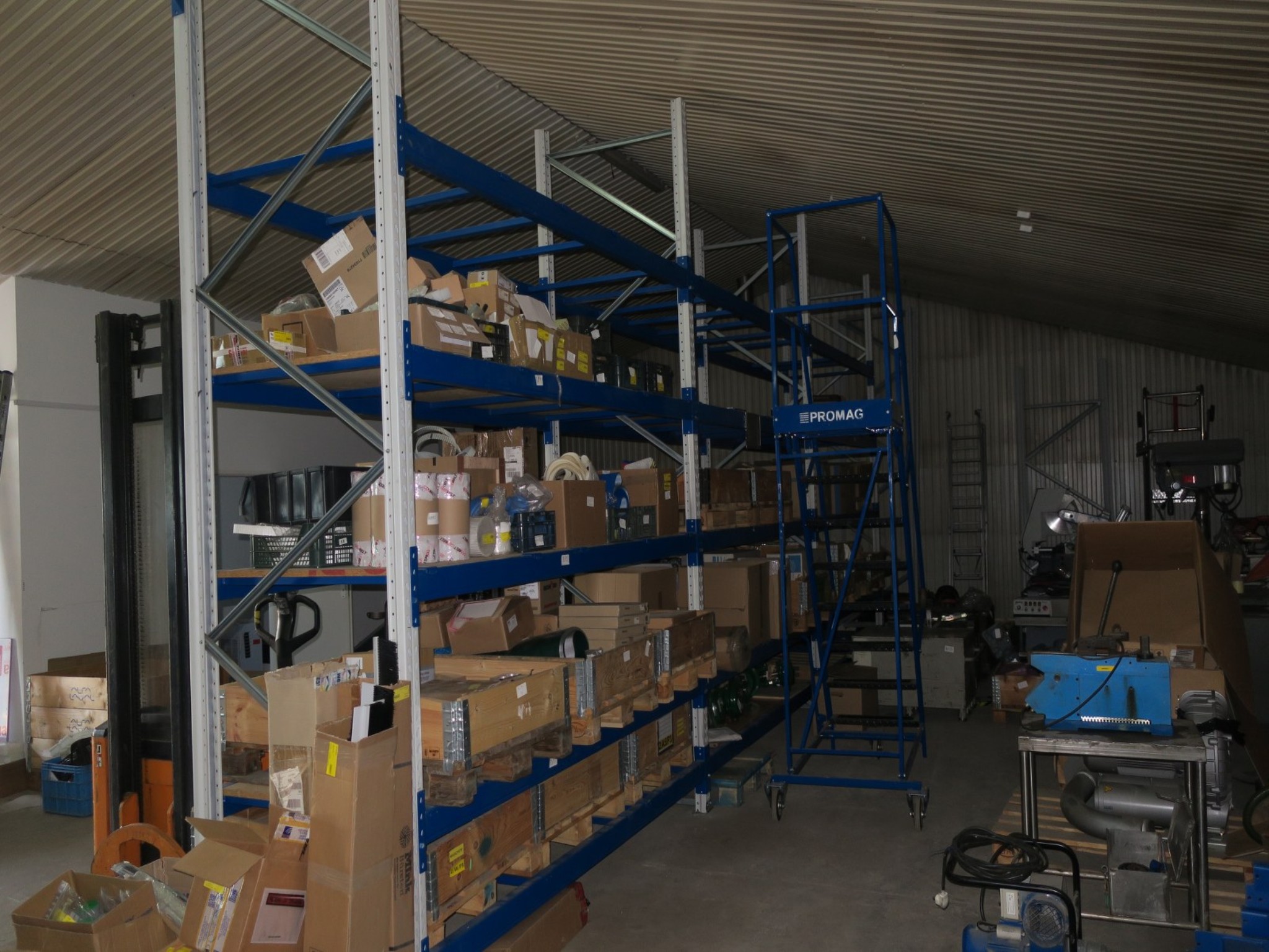 Workshop equipment, Warehouse supplies-1