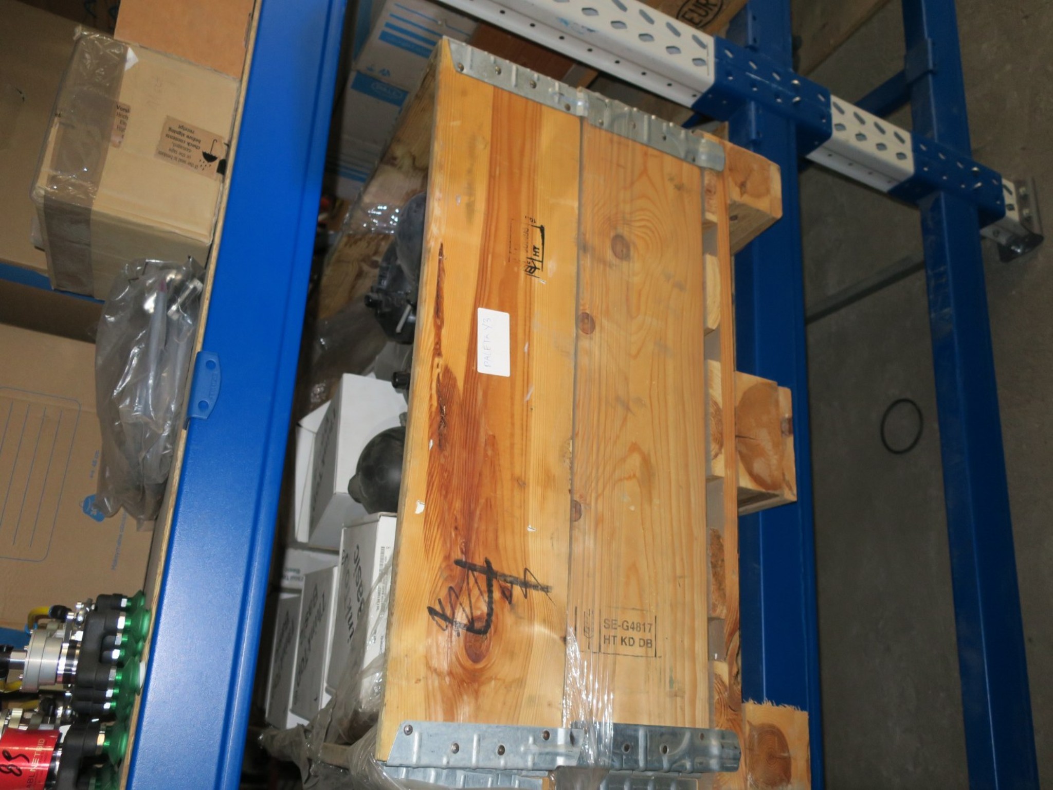 Workshop equipment, Warehouse supplies-37