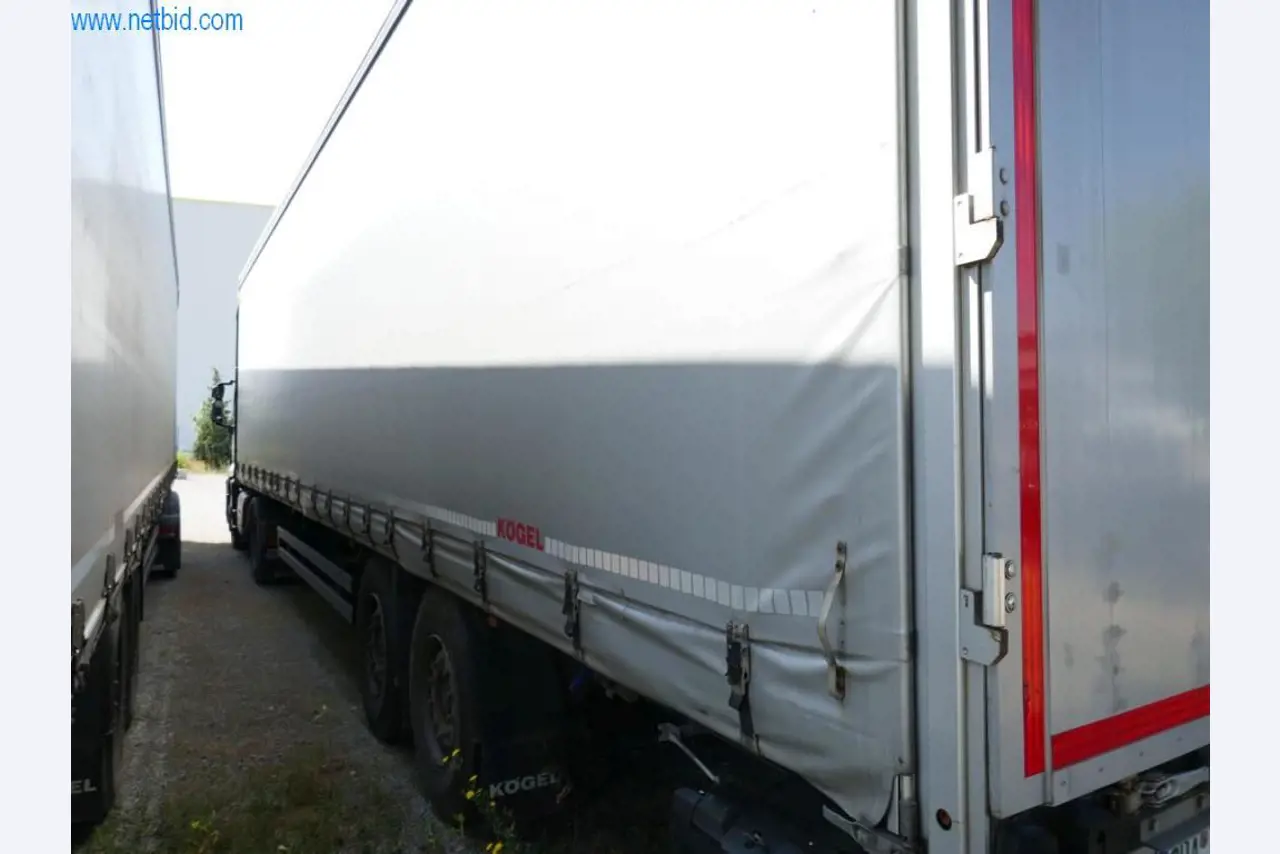 Voertuigen van een transportbedrijf-11