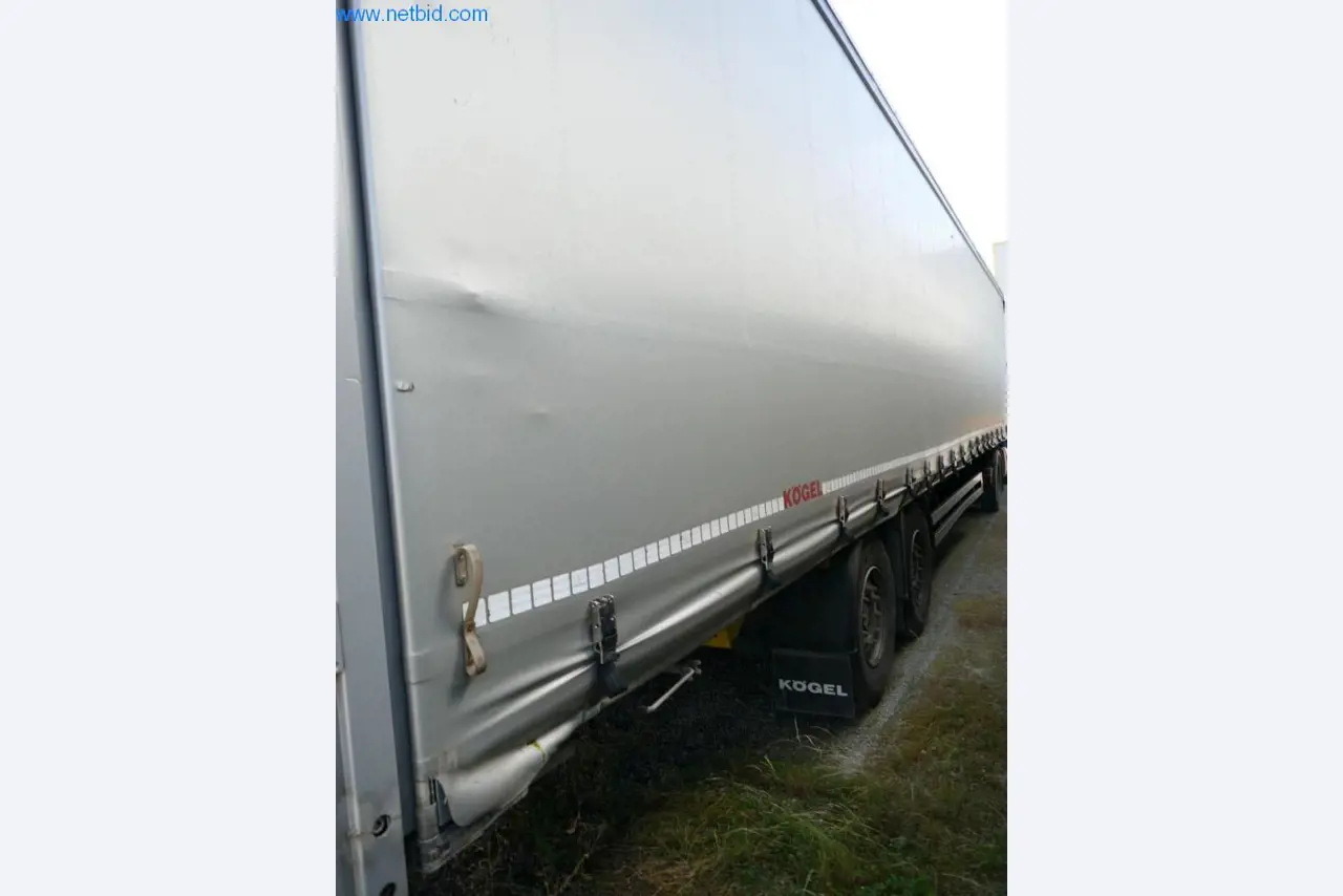 Voertuigen van een transportbedrijf-2