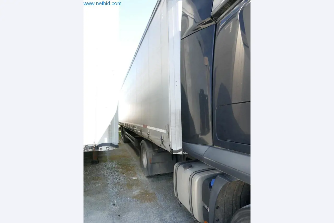 Voertuigen van een transportbedrijf-5