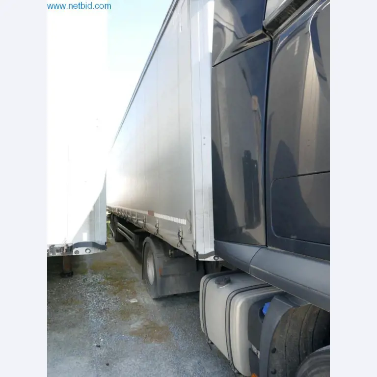 Voertuigen van een transportbedrijf-5