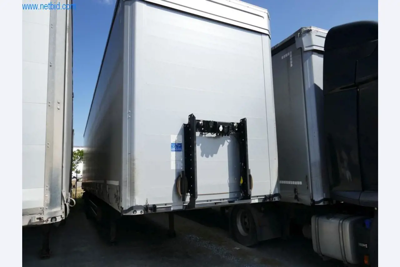 Voertuigen van een transportbedrijf-2