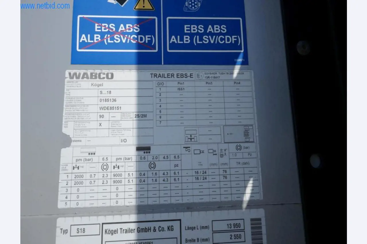 Voertuigen van een transportbedrijf-6