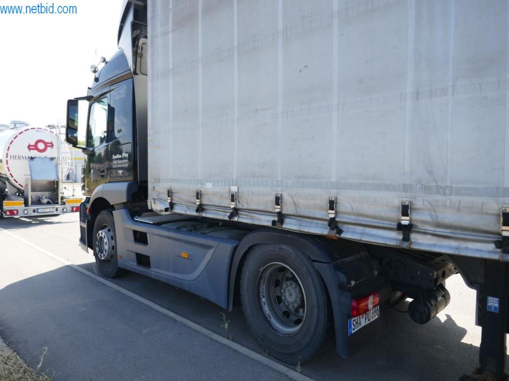 Pojazdy przedsiębiorstwa transportowego-11