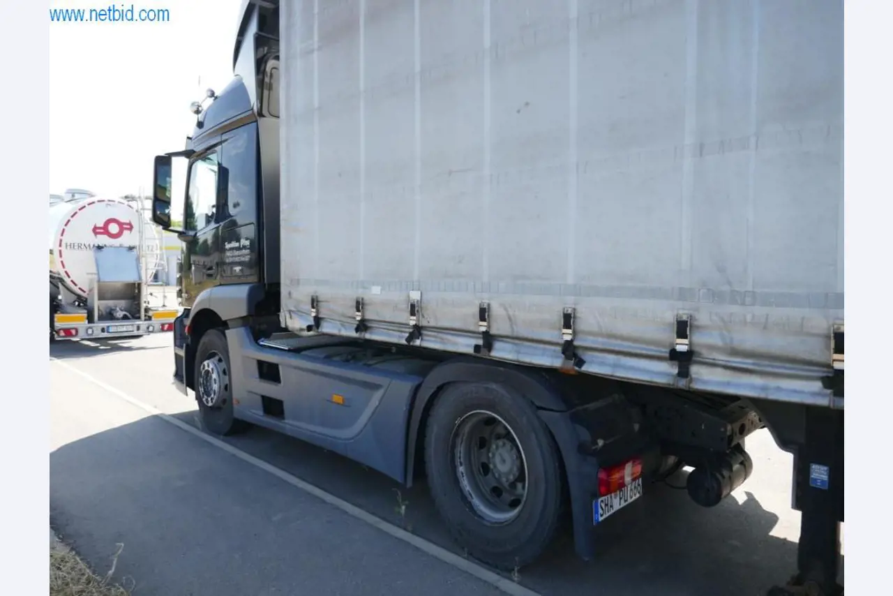 Vehicles of a freight forwarder-11