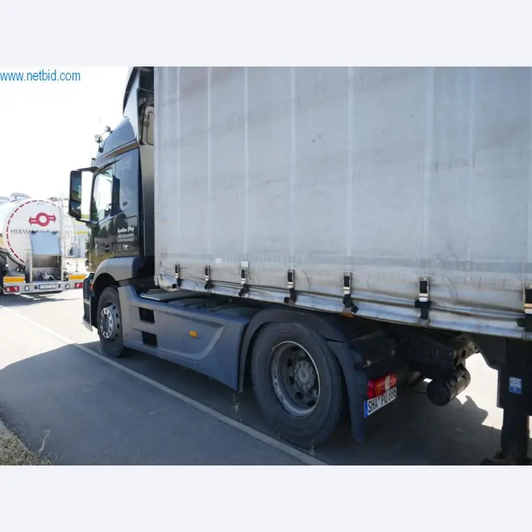 Vehicles of a freight forwarder-11