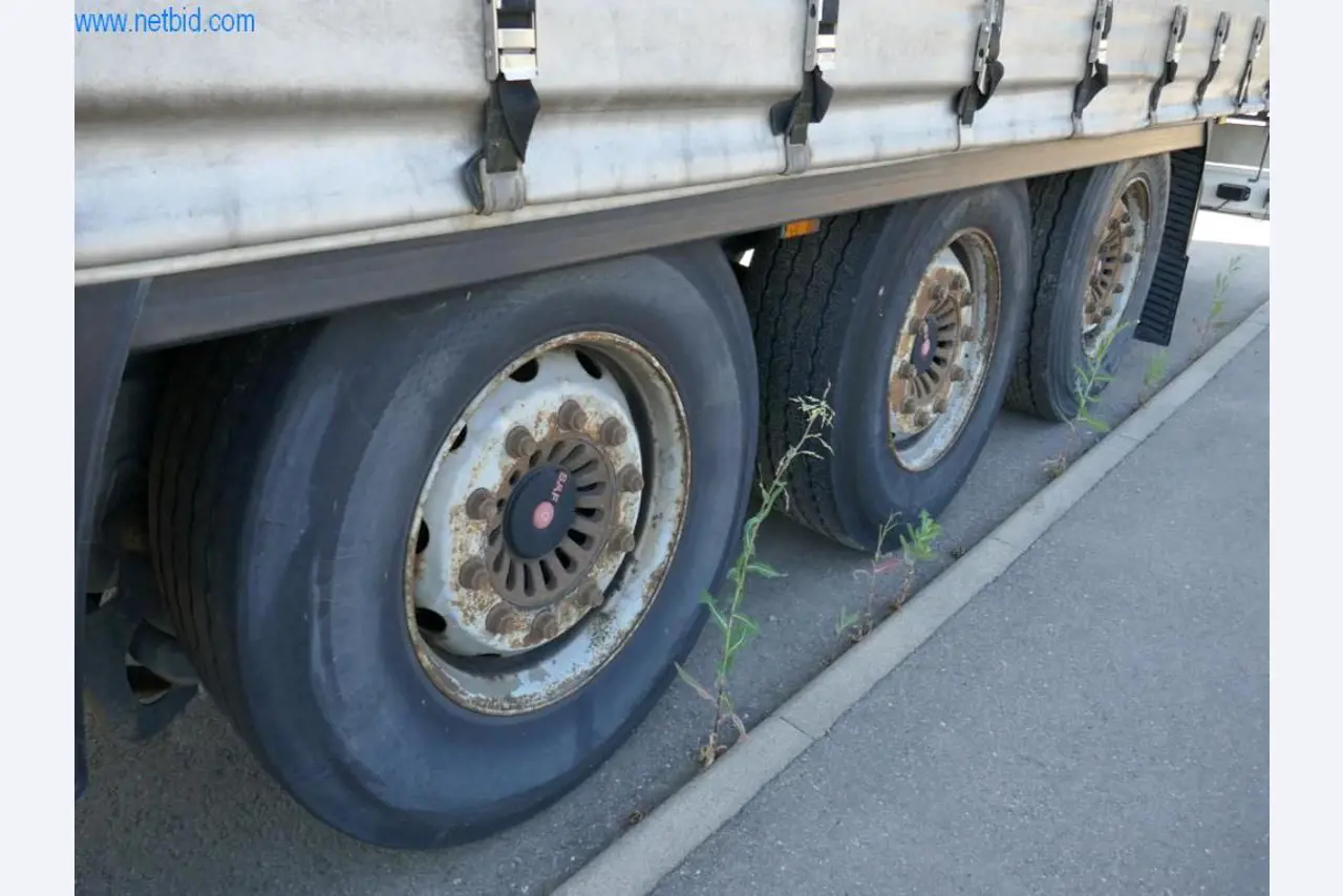 Vehicles of a freight forwarder-3
