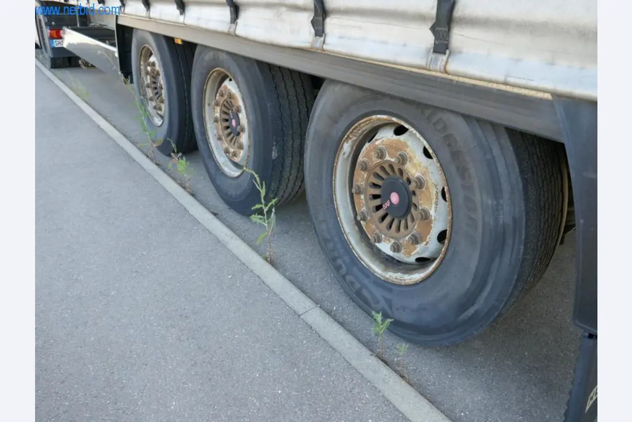 Vehicles of a freight forwarder-4