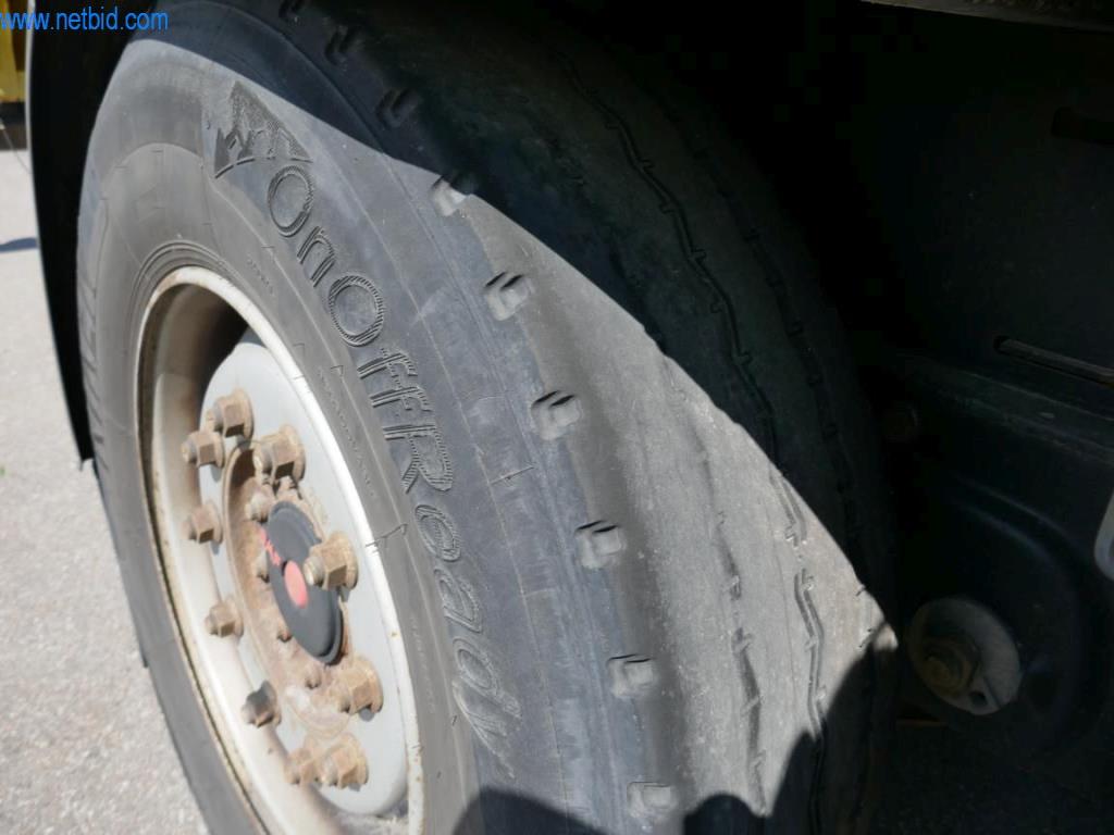 Pojazdy przedsiębiorstwa transportowego-12