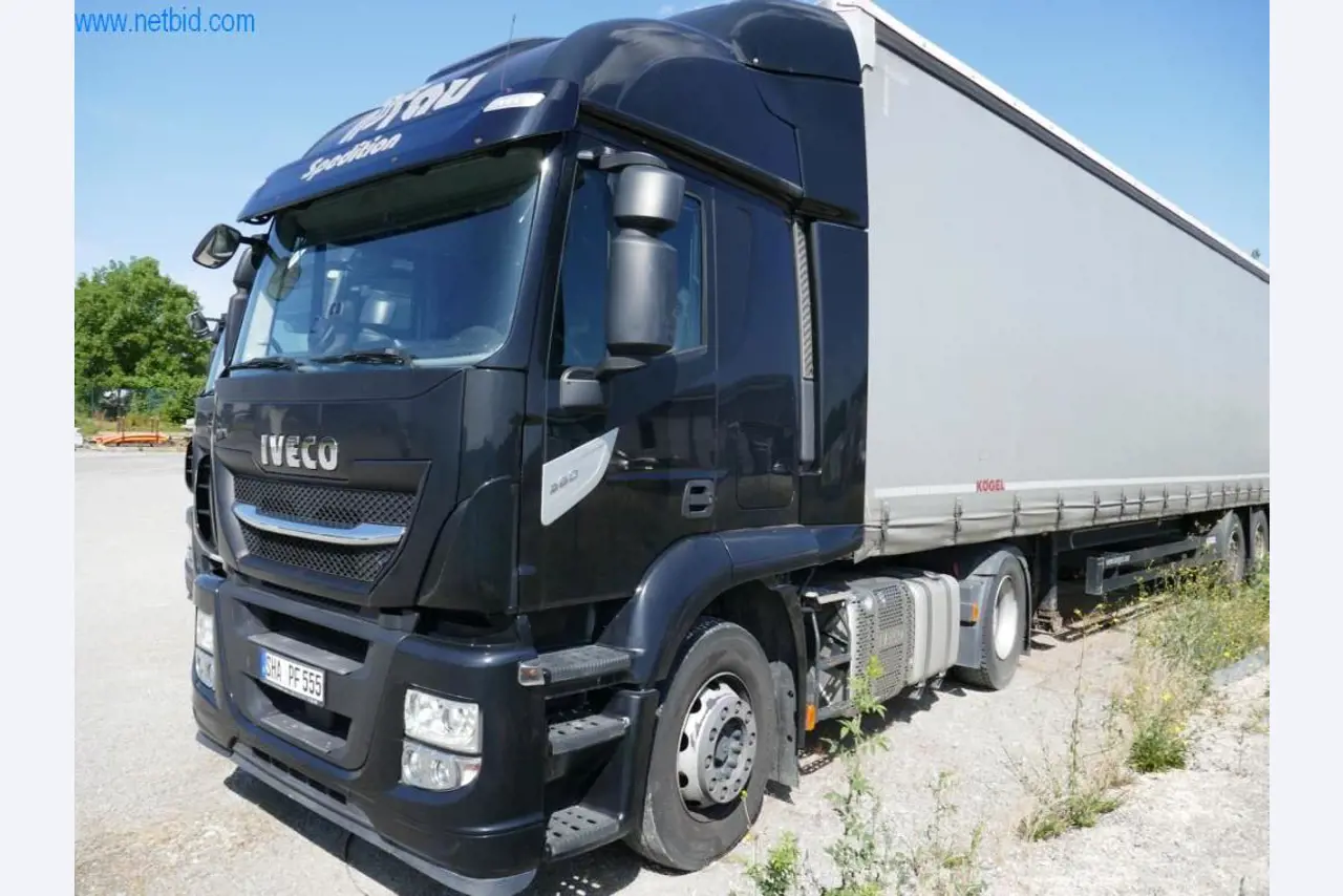 Vehicles of a freight forwarder-10
