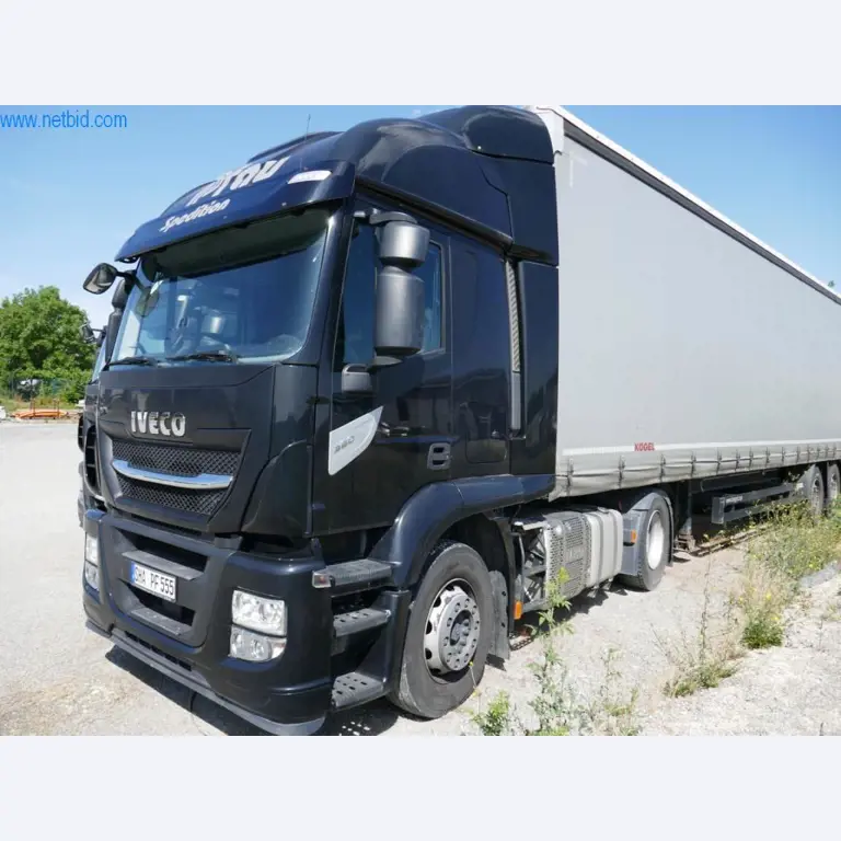 Vehicles of a freight forwarder-10