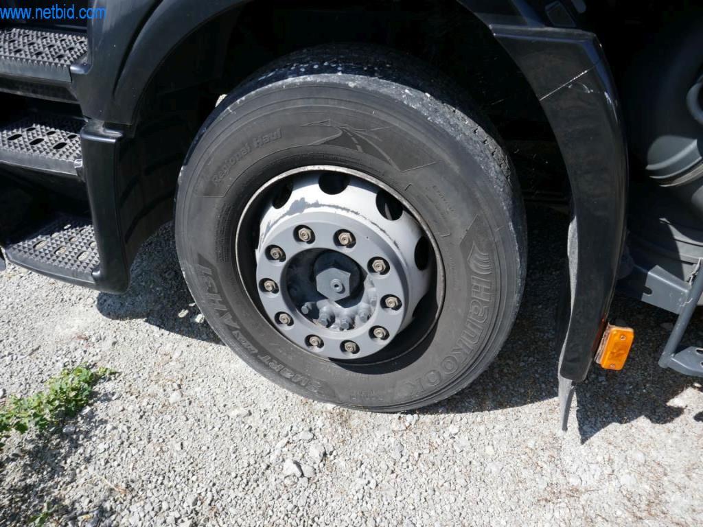 Pojazdy przedsiębiorstwa transportowego-11