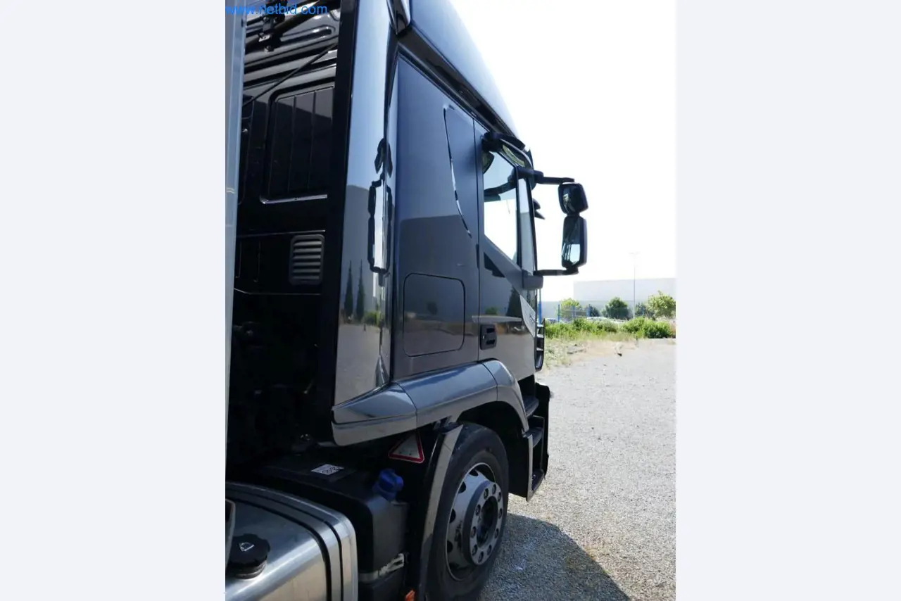 Vehicles of a freight forwarder-3