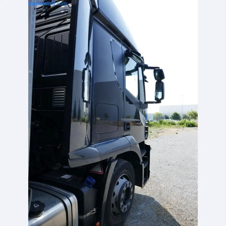 Vehicles of a freight forwarder-3