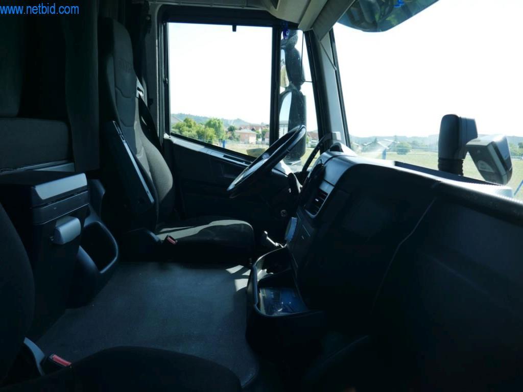 Pojazdy przedsiębiorstwa transportowego-5