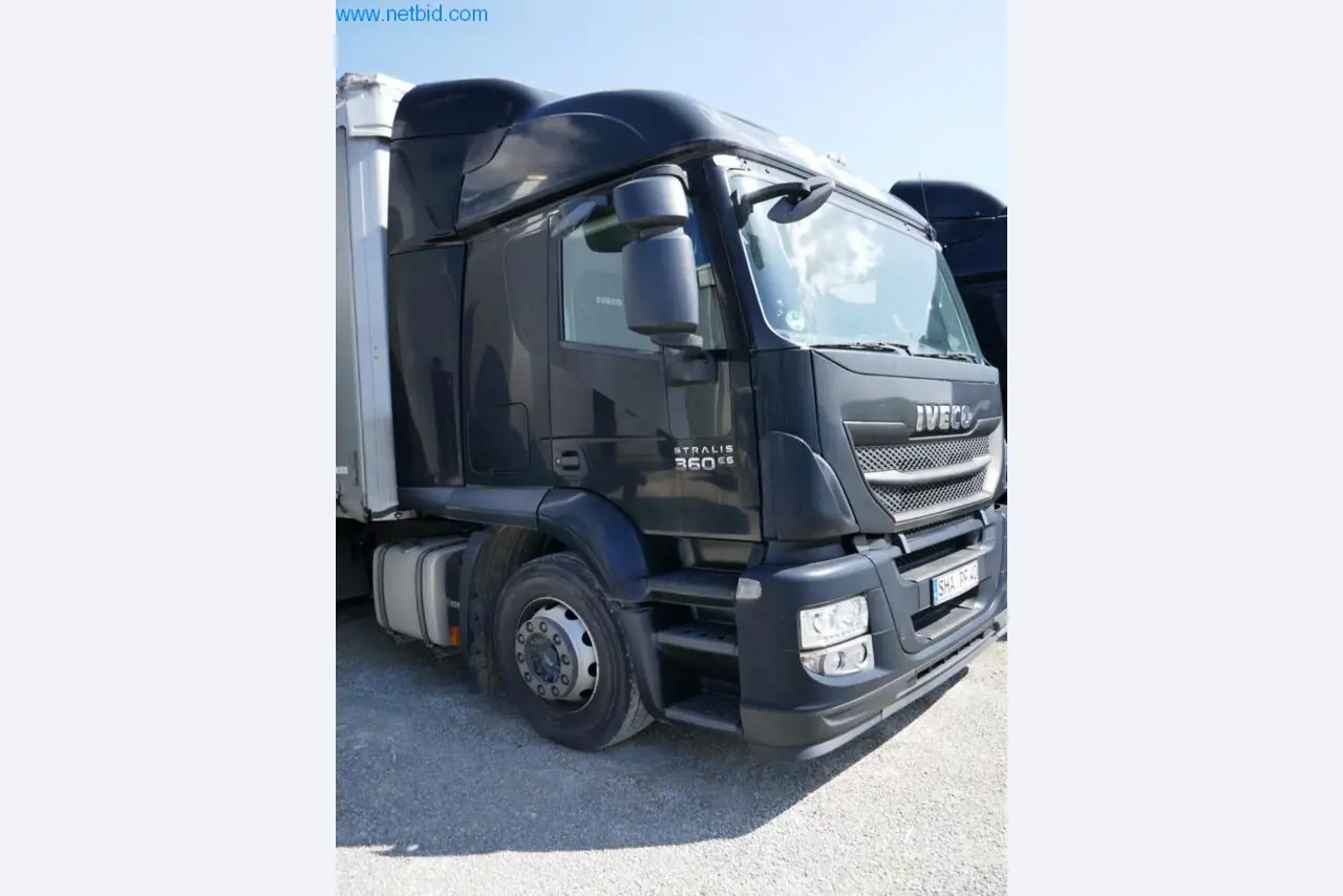 Vehicles of a freight forwarder-16
