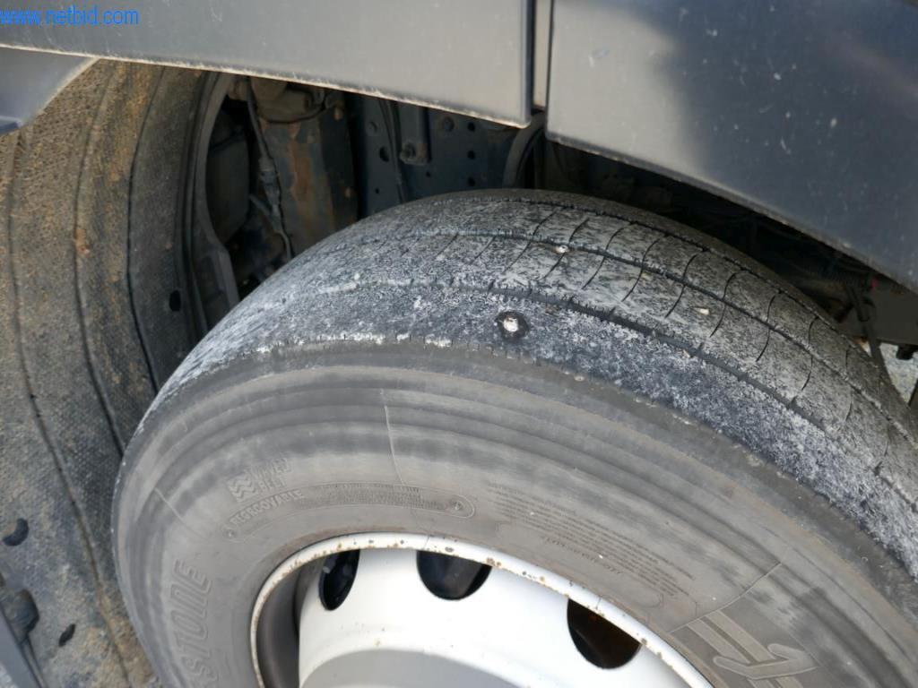 Pojazdy przedsiębiorstwa transportowego-3