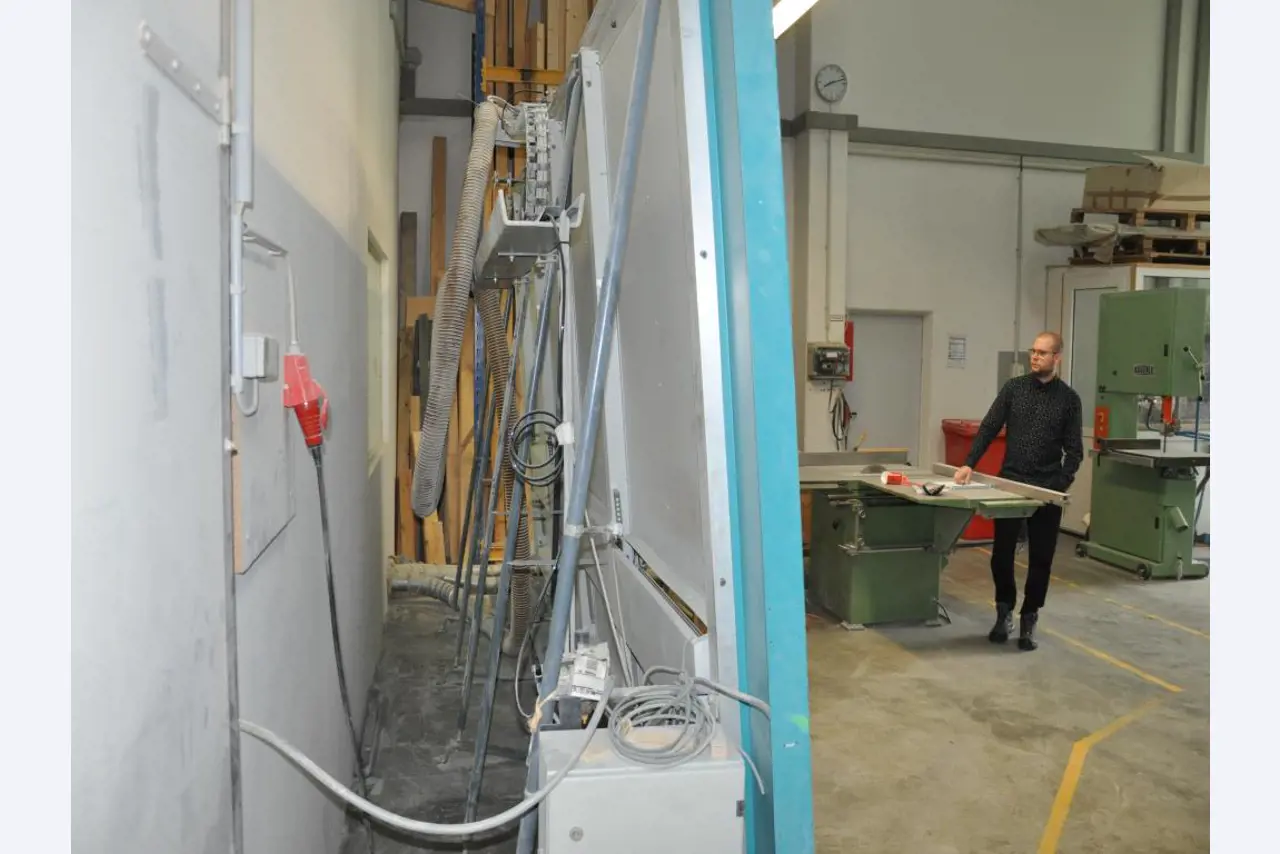 Tischlerei-/ Schreinerei-Maschinen; Schlosserei-Maschinen; Transport- und Lagerausstattung u.v.m.-3