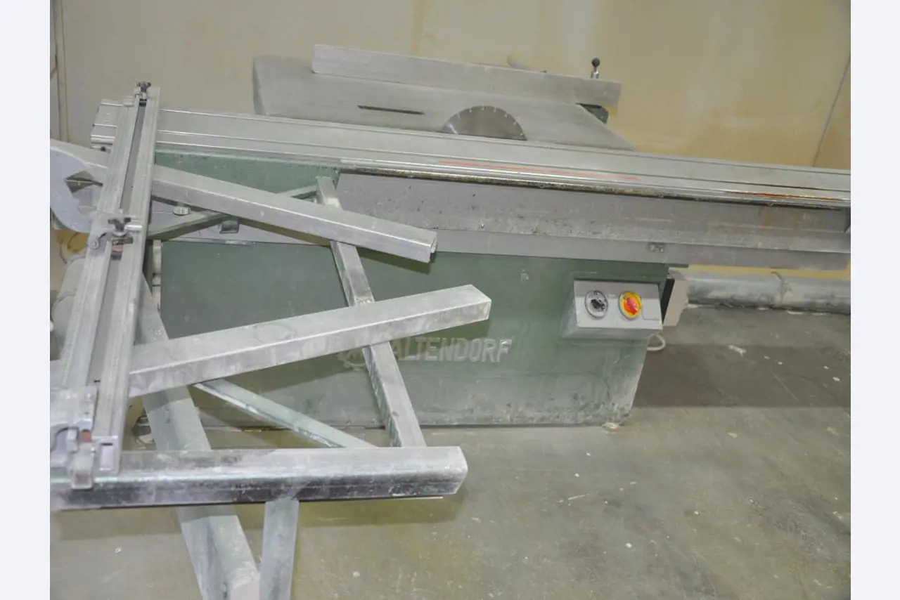 Máquinas de carpintería; máquinas para trabajar el metal; equipos de transporte y almacenamiento y mucho más.-2