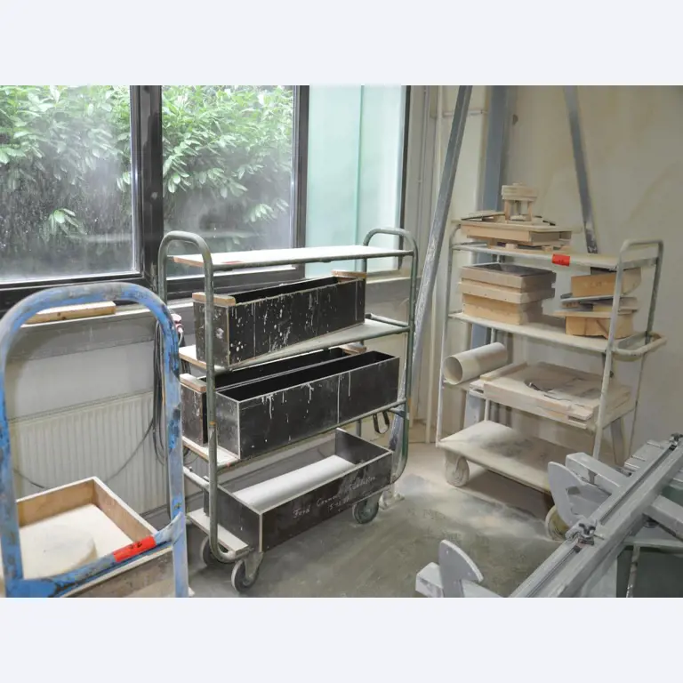 Tischlerei-/ Schreinerei-Maschinen; Schlosserei-Maschinen; Transport- und Lagerausstattung u.v.m.-1