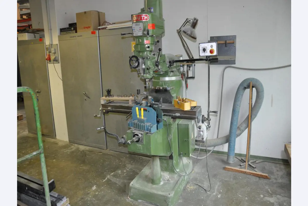 Tischlerei-/ Schreinerei-Maschinen; Schlosserei-Maschinen; Transport- und Lagerausstattung u.v.m.-3