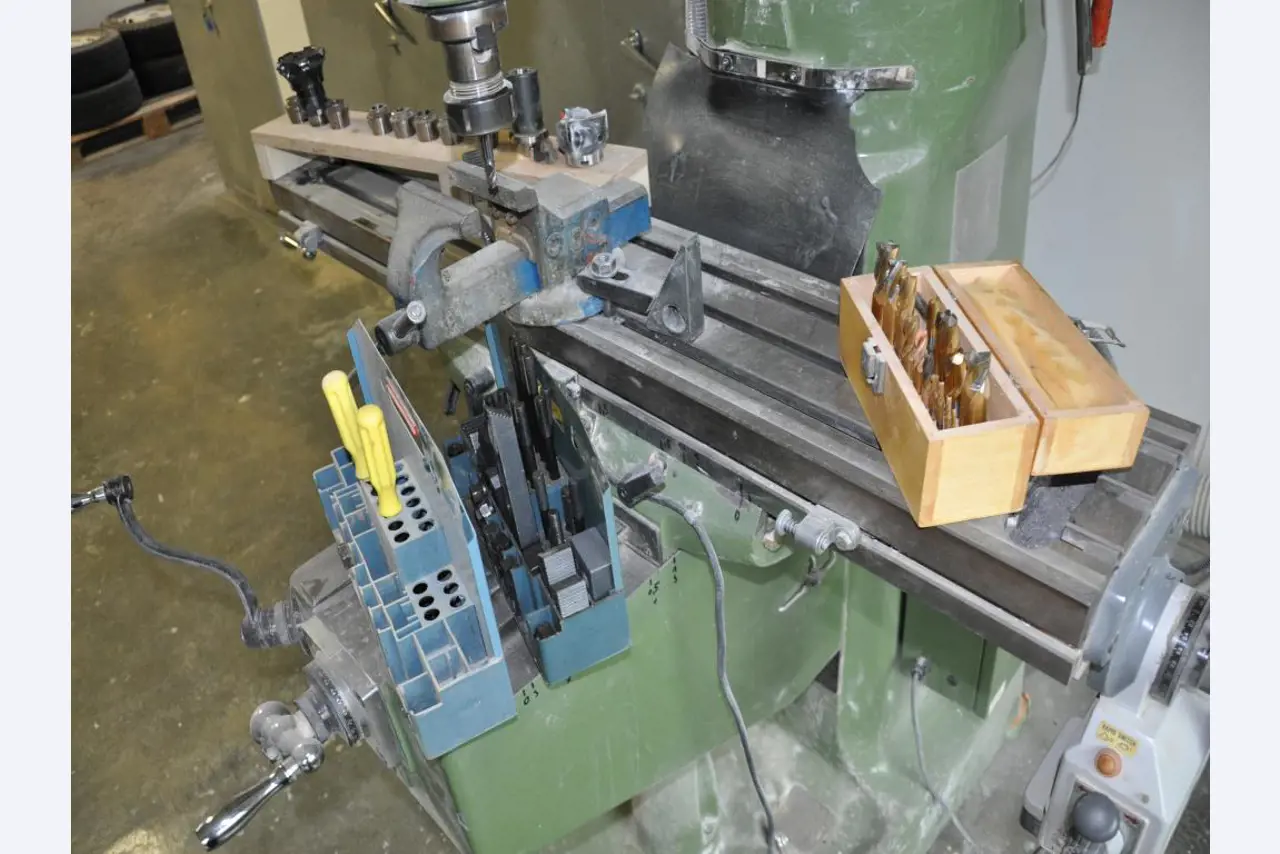 Tischlerei-/ Schreinerei-Maschinen; Schlosserei-Maschinen; Transport- und Lagerausstattung u.v.m.-4