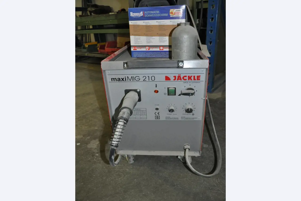 Máquinas de carpintería; máquinas para trabajar el metal; equipos de transporte y almacenamiento y mucho más.-2