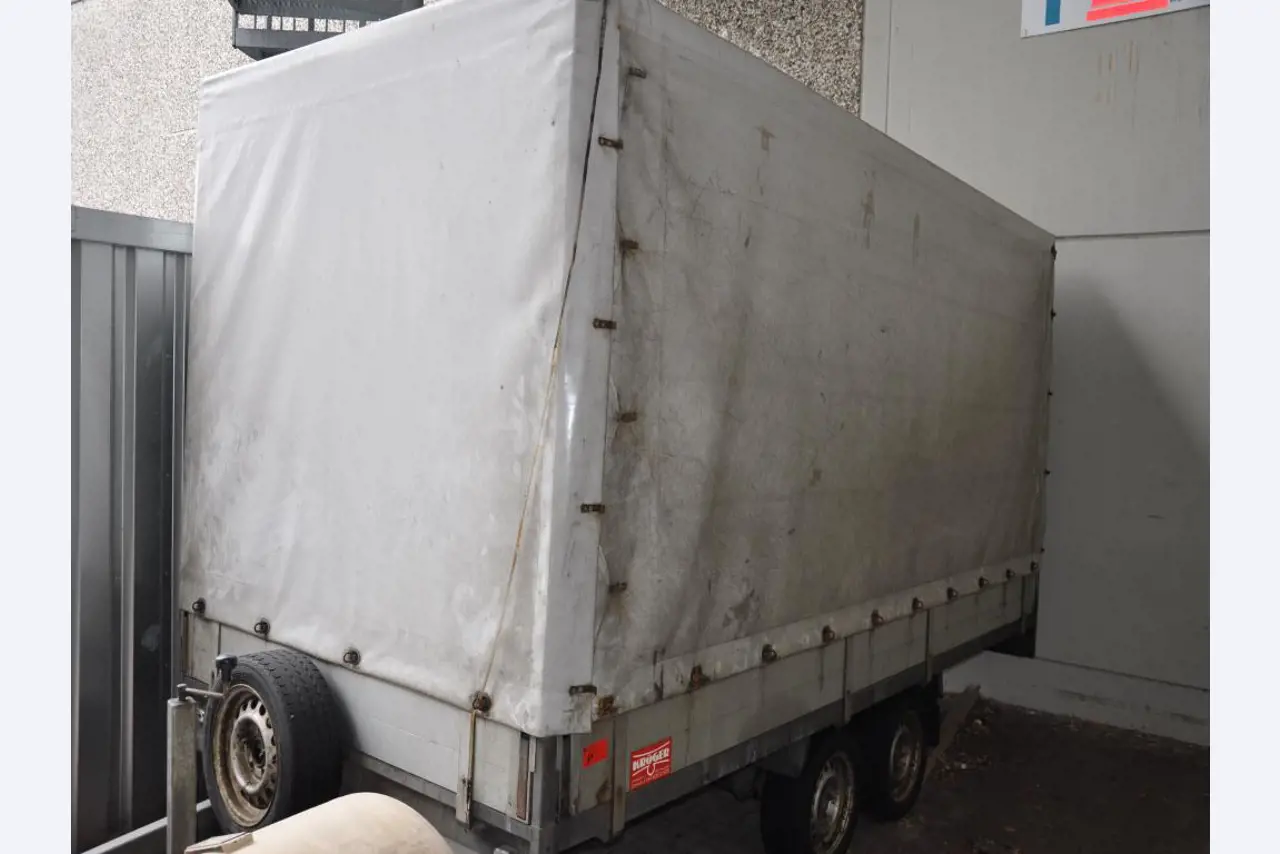 Tischlerei-/ Schreinerei-Maschinen; Schlosserei-Maschinen; Transport- und Lagerausstattung u.v.m.-1