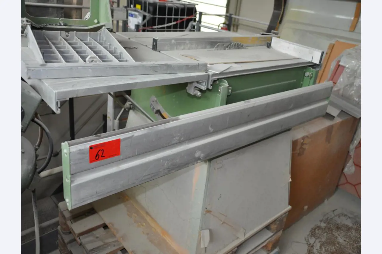 Tischlerei-/ Schreinerei-Maschinen; Schlosserei-Maschinen; Transport- und Lagerausstattung u.v.m.-1