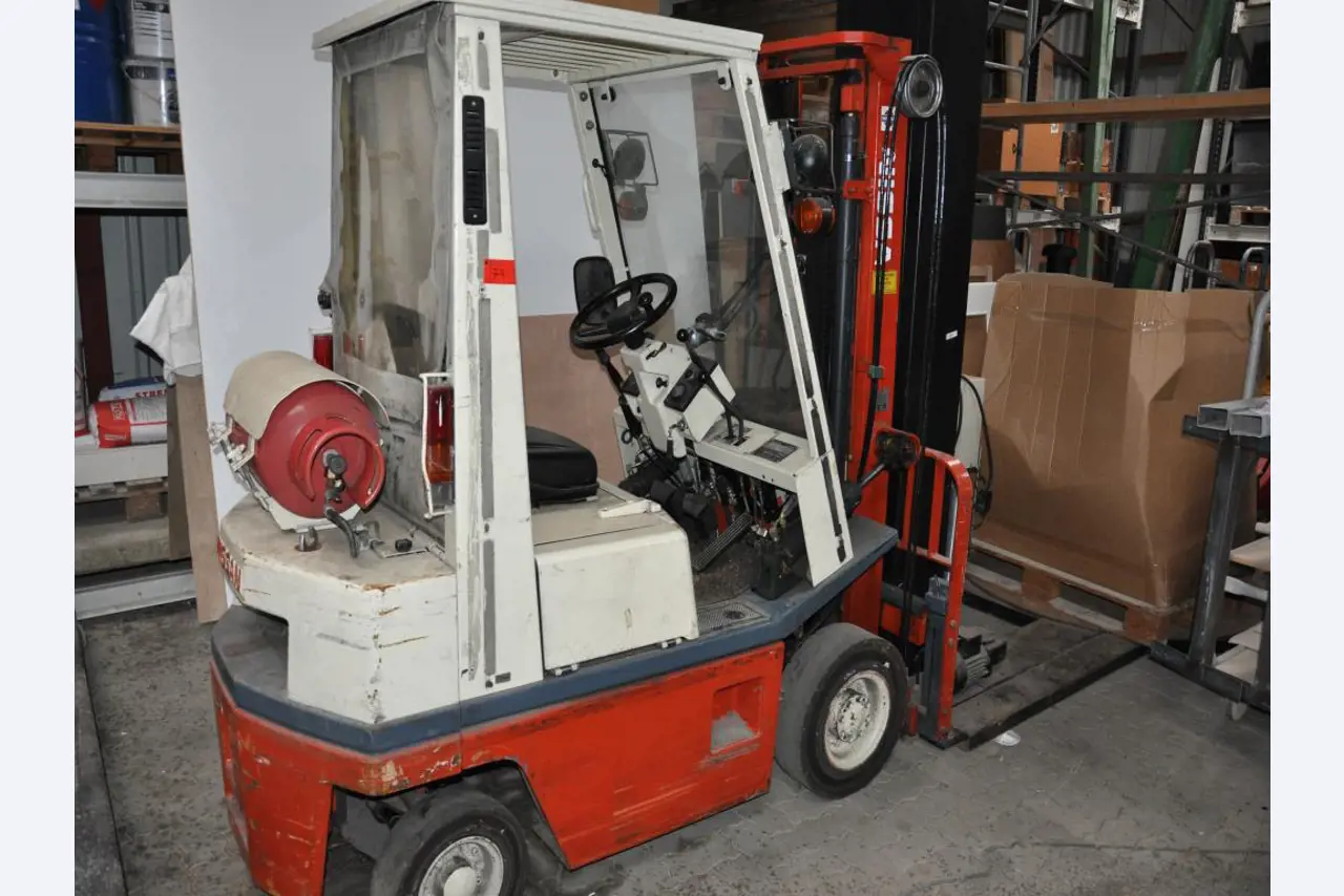 Tischlerei-/ Schreinerei-Maschinen; Schlosserei-Maschinen; Transport- und Lagerausstattung u.v.m.-1