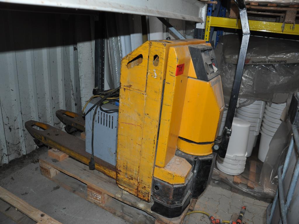 Máquinas de carpintería; máquinas para trabajar el metal; equipos de transporte y almacenamiento y mucho más.-2