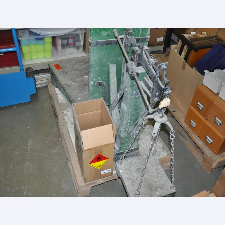 Máquinas de carpintería; máquinas para trabajar el metal; equipos de transporte y almacenamiento y mucho más.-3