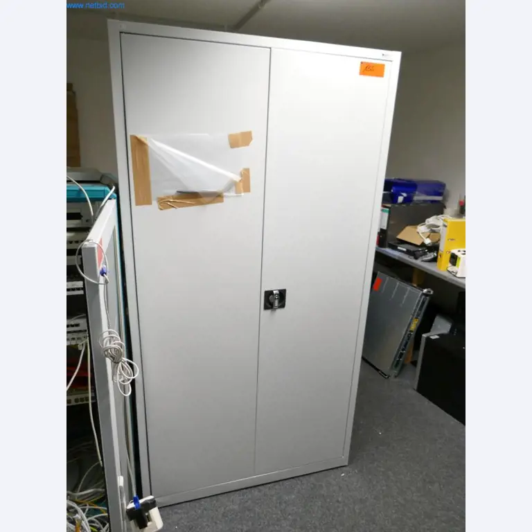 Dobře udržované laboratorní vybavení-1